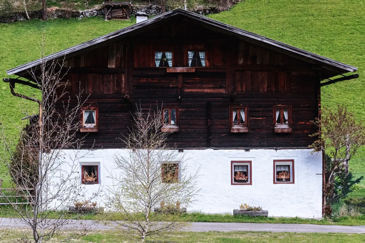 Altbau - Kernsanierung oder Abriss?